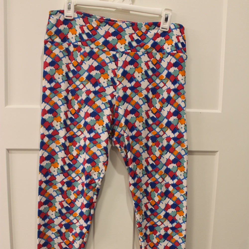 LuLaRoe Tall & Curvy leggings - NWOT